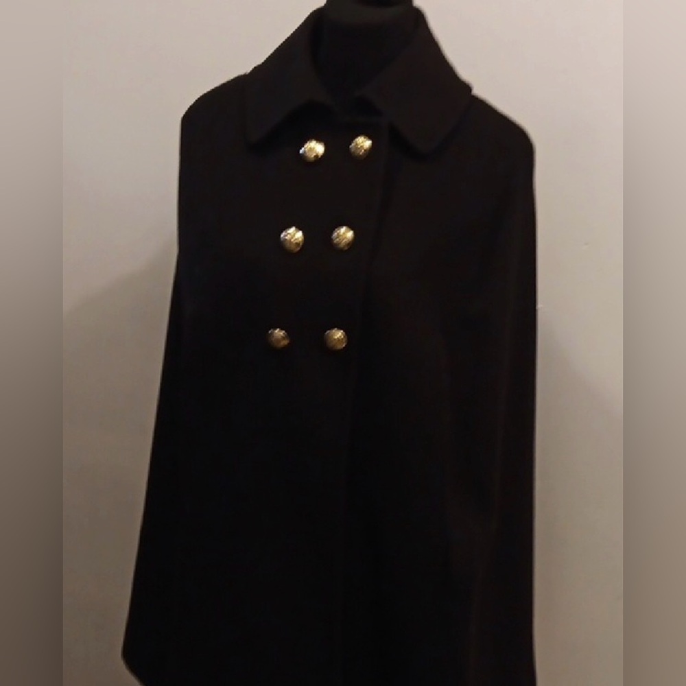 The Limited Black Cape with Gold Buttons - Picture 6 of 6